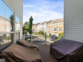 47464 Sharpskin Island Square, Sterling VA 20165