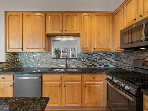 47464 Sharpskin Island Square, Sterling VA 20165