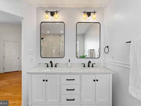 47464 Sharpskin Island Square, Sterling VA 20165
