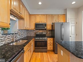 47464 Sharpskin Island Square, Sterling VA 20165