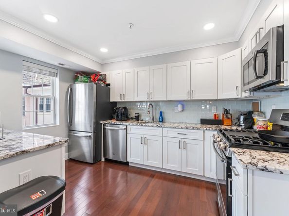 3201 8TH Street SE 10, Washington DC 20032