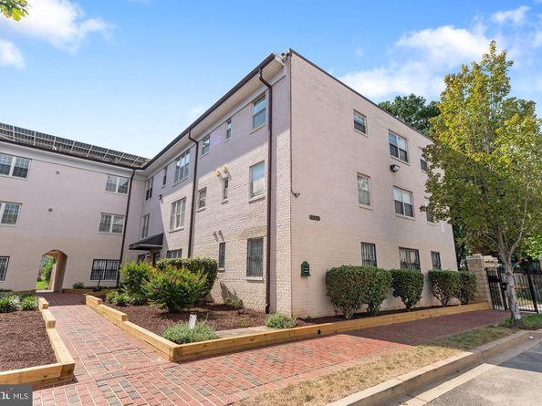 3201 8TH Street SE 10, Washington DC 20032