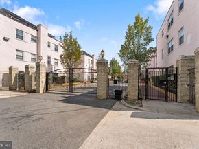 3201 8TH Street SE 10, Washington DC 20032