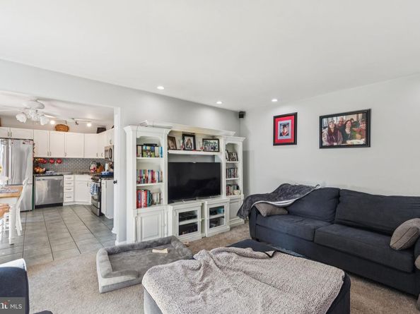 508 Laura Lane, Philadelphia PA 19116