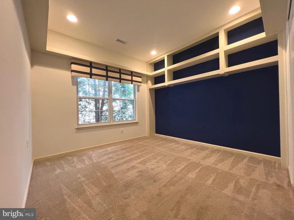 719 S Settlers Circle, Warrington PA 18976