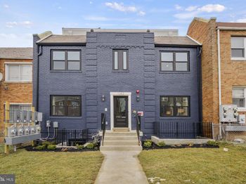 1242 Meigs Place NE