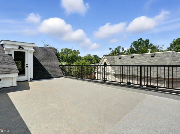 2105 Commonwealth Avenue, Alexandria VA 22301