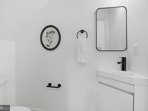 2105 Commonwealth Avenue, Alexandria VA 22301