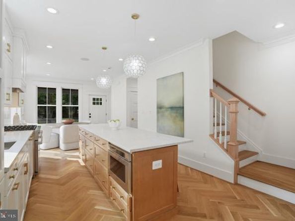 2105 Commonwealth Avenue, Alexandria VA 22301