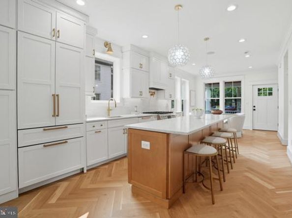 2105 Commonwealth Avenue, Alexandria VA 22301