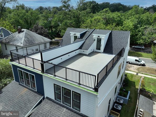 2105 Commonwealth Avenue, Alexandria VA 22301