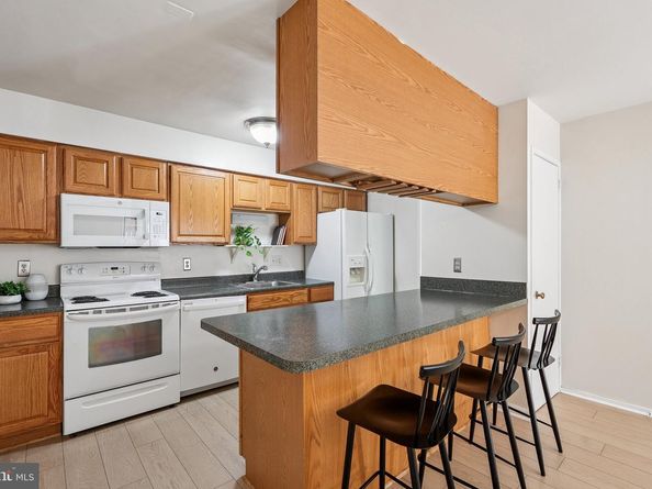 2343 Glade Bank Way, Reston VA 20191
