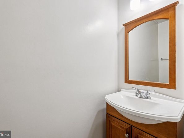 2343 Glade Bank Way, Reston VA 20191