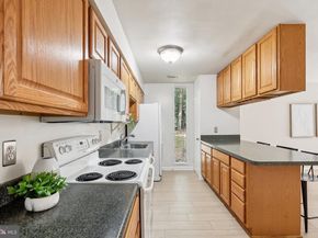 2343 Glade Bank Way, Reston VA 20191