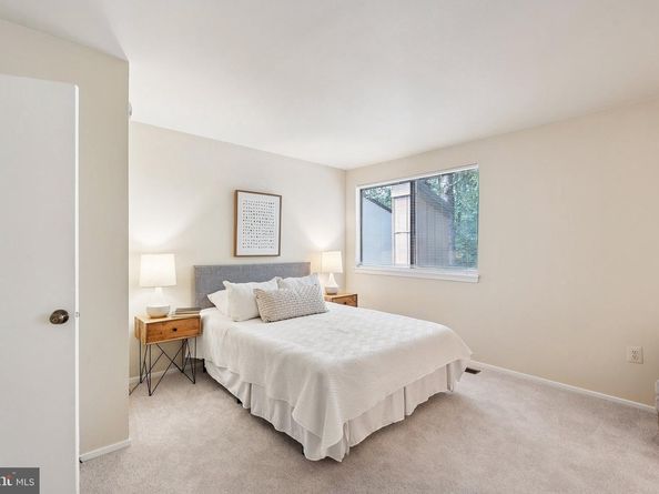 2343 Glade Bank Way, Reston VA 20191