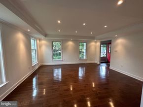 10030 Glencroft Court, Vienna VA 22181