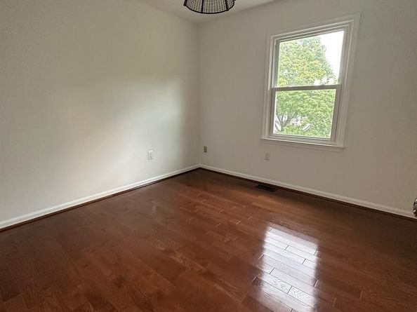 10030 Glencroft Court, Vienna VA 22181