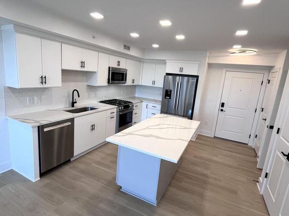 701 N Henry Street 506, Alexandria VA 22314