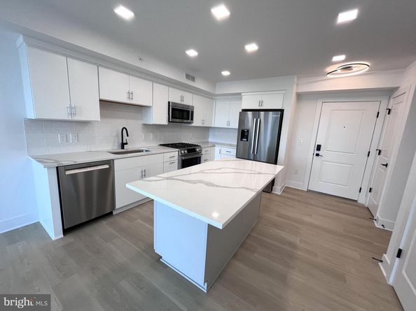 701 N Henry Street 506, Alexandria VA 22314