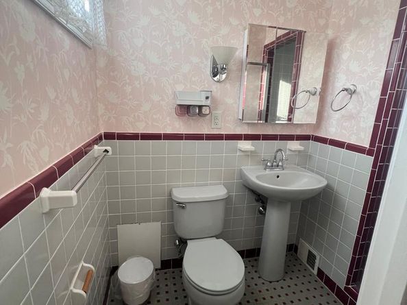 7703 Brous Avenue, Philadelphia PA 19152