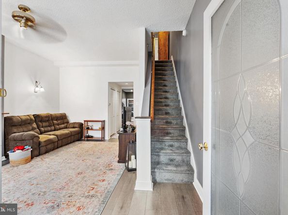 3033 Richmond Street, Philadelphia PA 19134