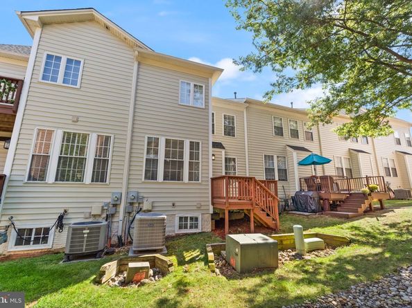 47825 Scotsborough Square 123, Sterling VA 20165