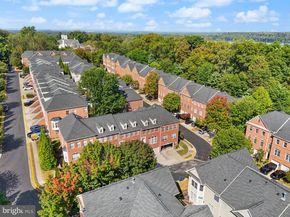 47825 Scotsborough Square 123, Sterling VA 20165