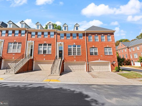 47825 Scotsborough Square 123, Sterling VA 20165