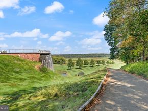 47825 Scotsborough Square 123, Sterling VA 20165