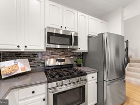 47825 Scotsborough Square 123, Sterling VA 20165