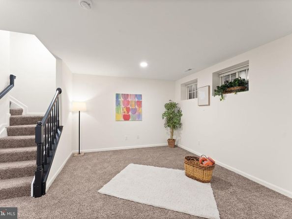 47825 Scotsborough Square 123, Sterling VA 20165