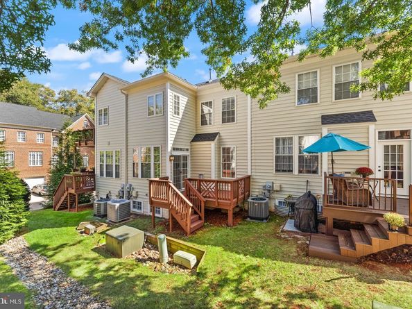 47825 Scotsborough Square 123, Sterling VA 20165