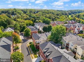 47825 Scotsborough Square 123, Sterling VA 20165
