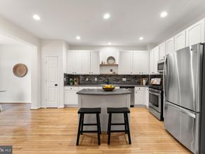 47825 Scotsborough Square 123, Sterling VA 20165