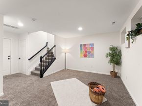 47825 Scotsborough Square 123, Sterling VA 20165