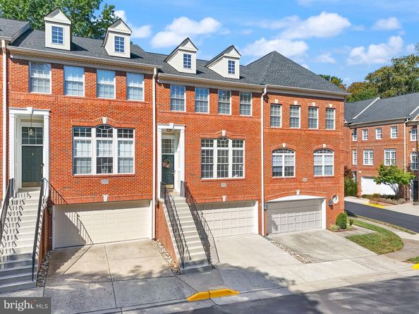 47825 Scotsborough Square 123, Sterling VA 20165