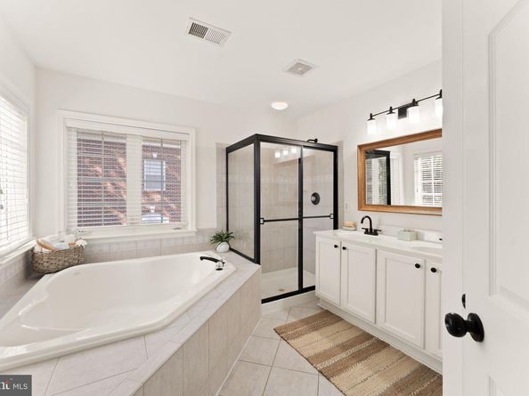 47825 Scotsborough Square 123, Sterling VA 20165