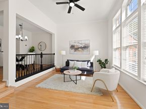 47825 Scotsborough Square 123, Sterling VA 20165