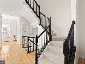 47825 Scotsborough Square 123, Sterling VA 20165