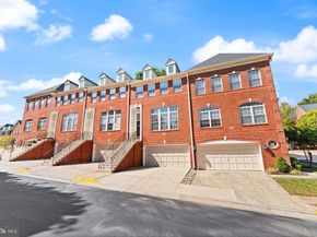 47825 Scotsborough Square 123, Sterling VA 20165