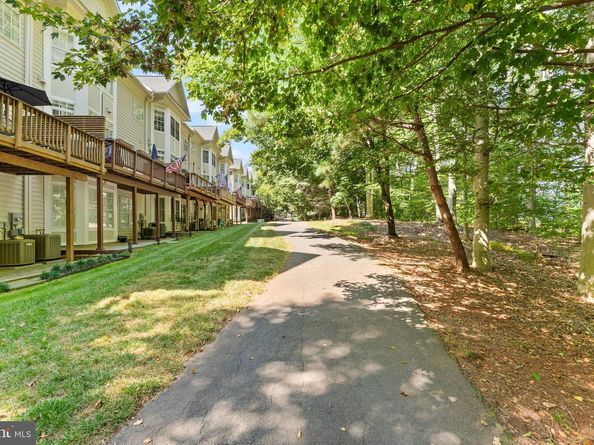 47825 Scotsborough Square 123, Sterling VA 20165