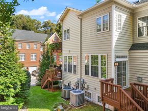 47825 Scotsborough Square 123, Sterling VA 20165