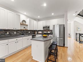 47825 Scotsborough Square 123, Sterling VA 20165