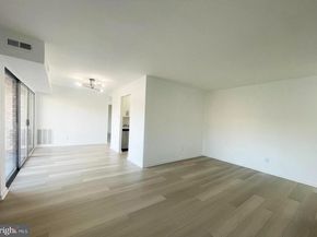 2901 Charing Cross Road 12/8, Falls Church VA 22042