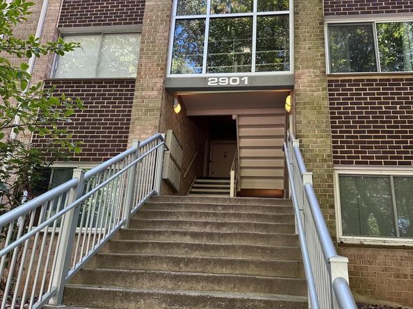 2901 Charing Cross Road 12/8, Falls Church VA 22042
