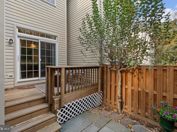 5255 Morning Mist Lane, Alexandria VA 22312