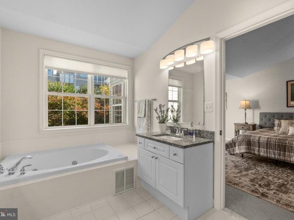 5255 Morning Mist Lane, Alexandria VA 22312