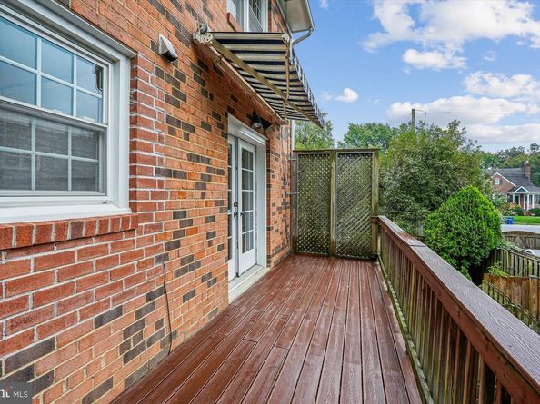 24 S Abingdon Street, Arlington VA 22204