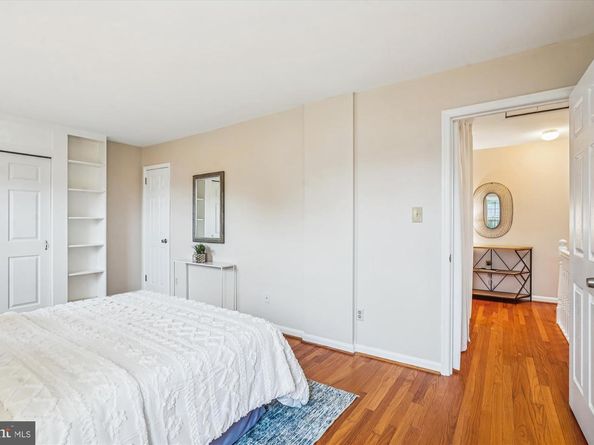 24 S Abingdon Street, Arlington VA 22204
