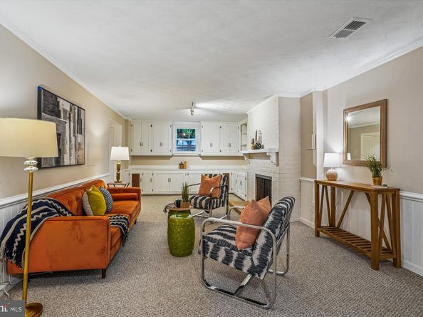 24 S Abingdon Street, Arlington VA 22204